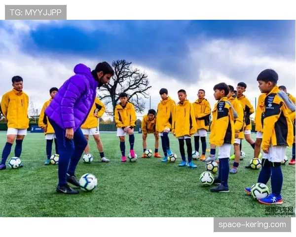 通讯：英超联盟推出“足球与社区”教育项目，旨在通过足球课程提升青少年心理健康